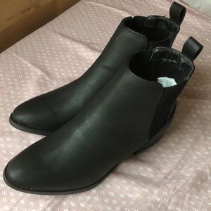 Blank ankle booties
